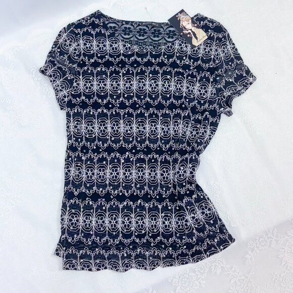 Vintage Women's Shirts Brittany Black & White Flirty Modest Blouse - Picture 3 of 12